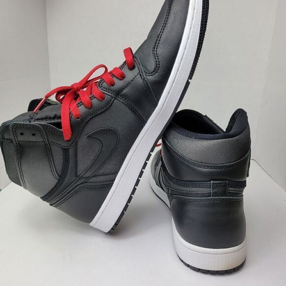 Nike Air Jordan Retro 1 High "Black Satin Gym Red "555088-060 Sneaker Size 13 - Picture 5 of 10